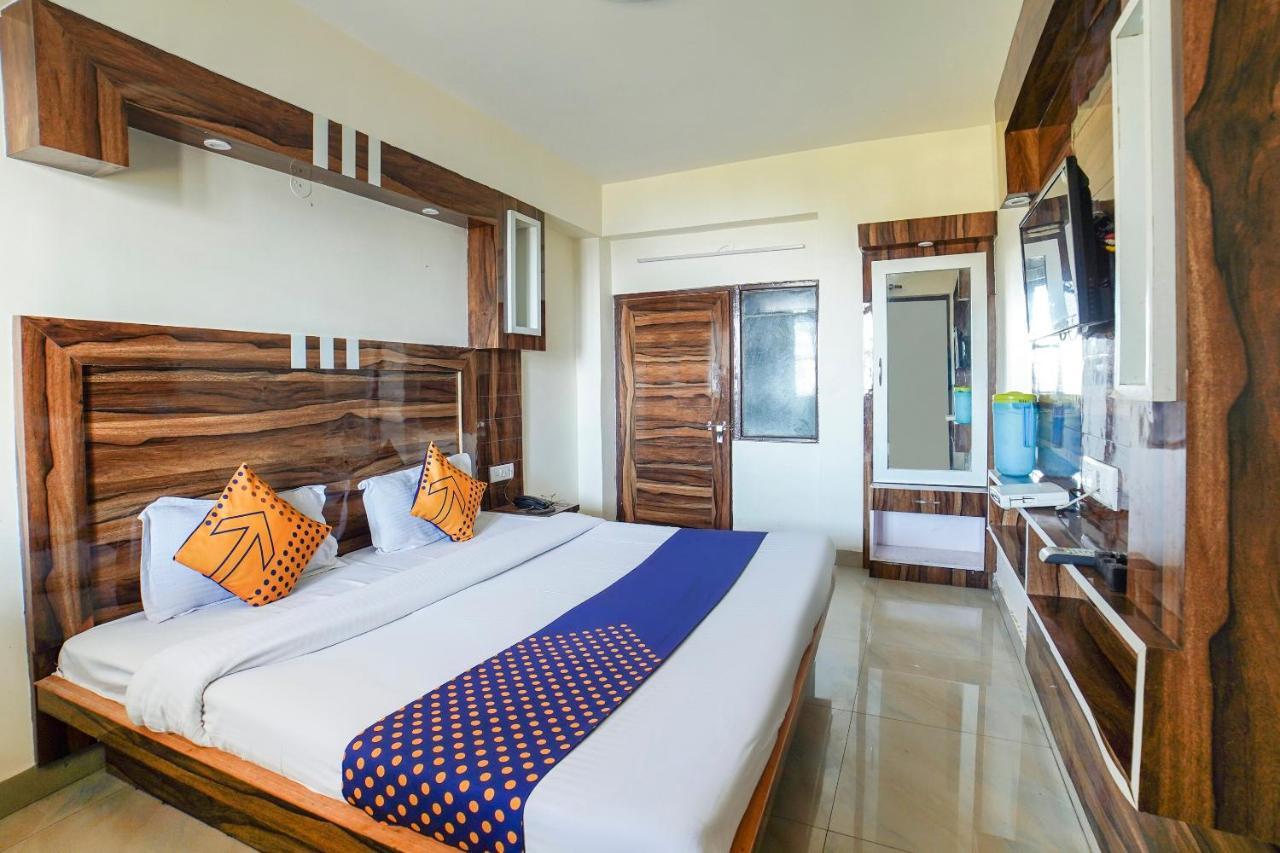 Super Oyo Sunrise Homestay Массури Экстерьер фото