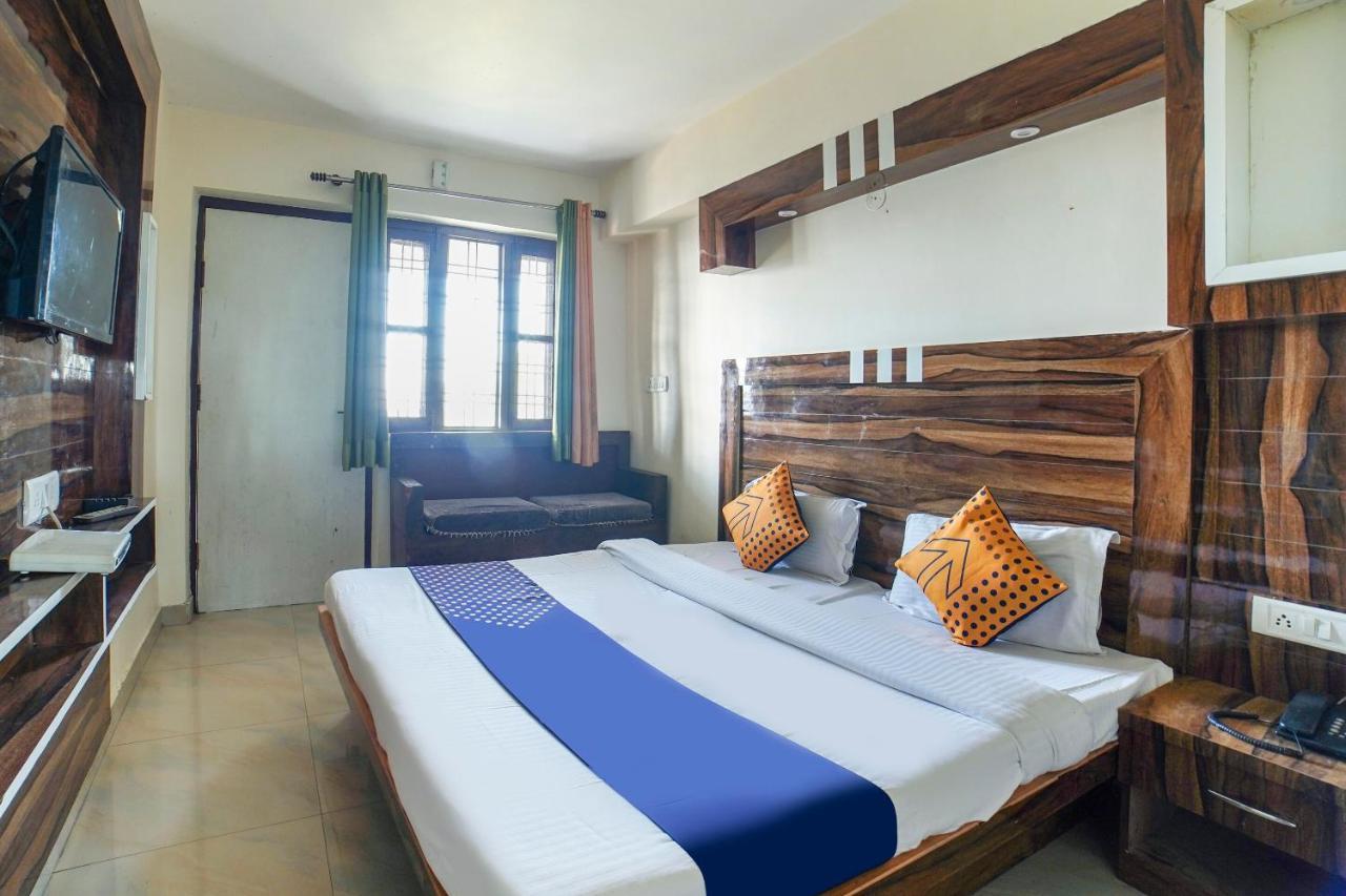 Super Oyo Sunrise Homestay Массури Экстерьер фото