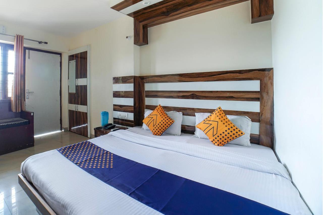 Super Oyo Sunrise Homestay Массури Экстерьер фото