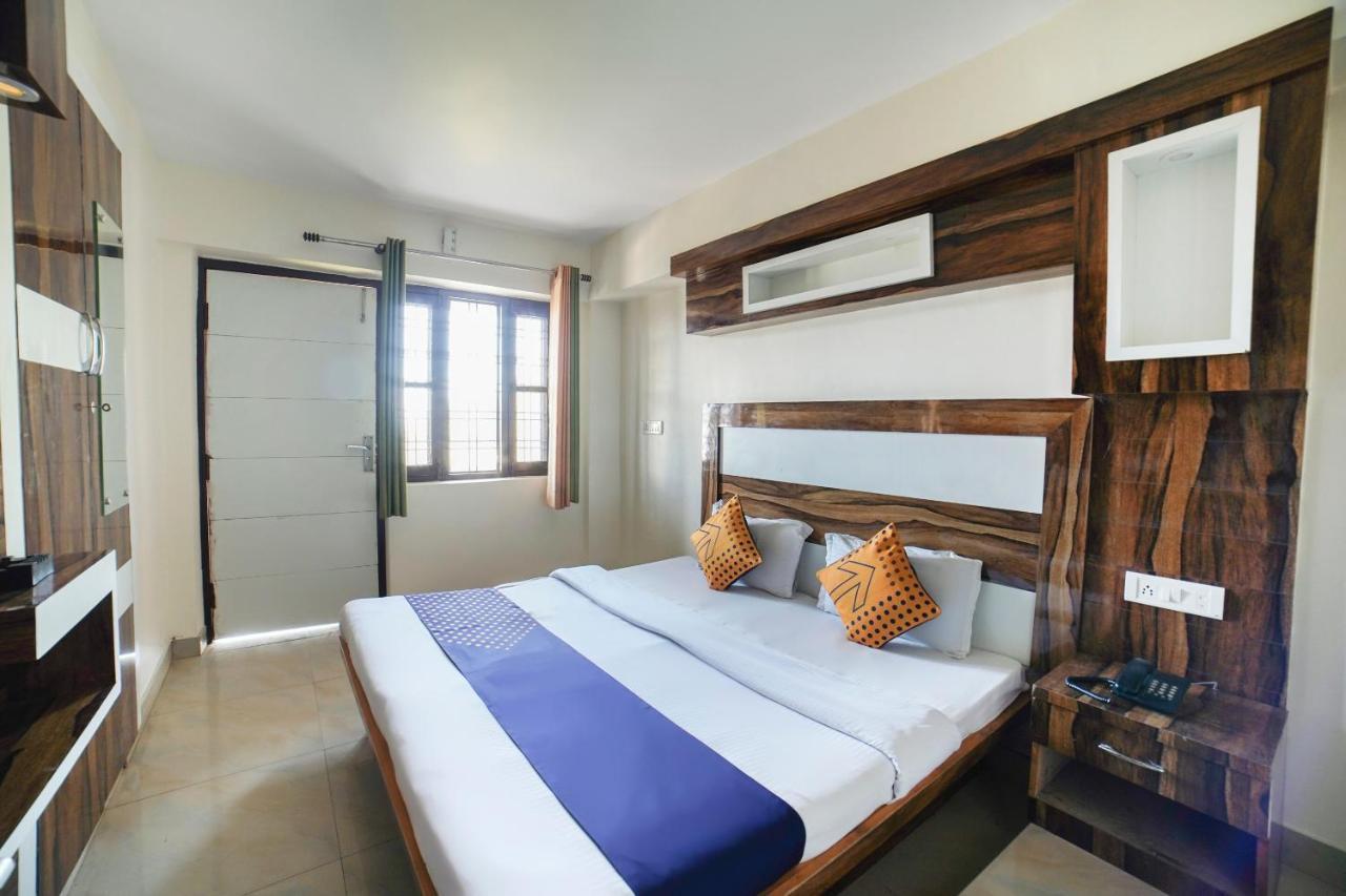 Super Oyo Sunrise Homestay Массури Экстерьер фото